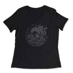 Mysterious Black Cat On A Skull Witchy Aesthetic Grunge print - Women's V-Neck Tee - Black