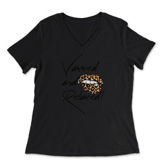 Vaxxed and Relaxed Summer 2021 Hot Leopard Lips print - Women's V-Neck Tee - Black
