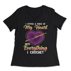 Crochet Heart Theme Meme for Crocheting Lovers print - Women's V-Neck Tee - Black